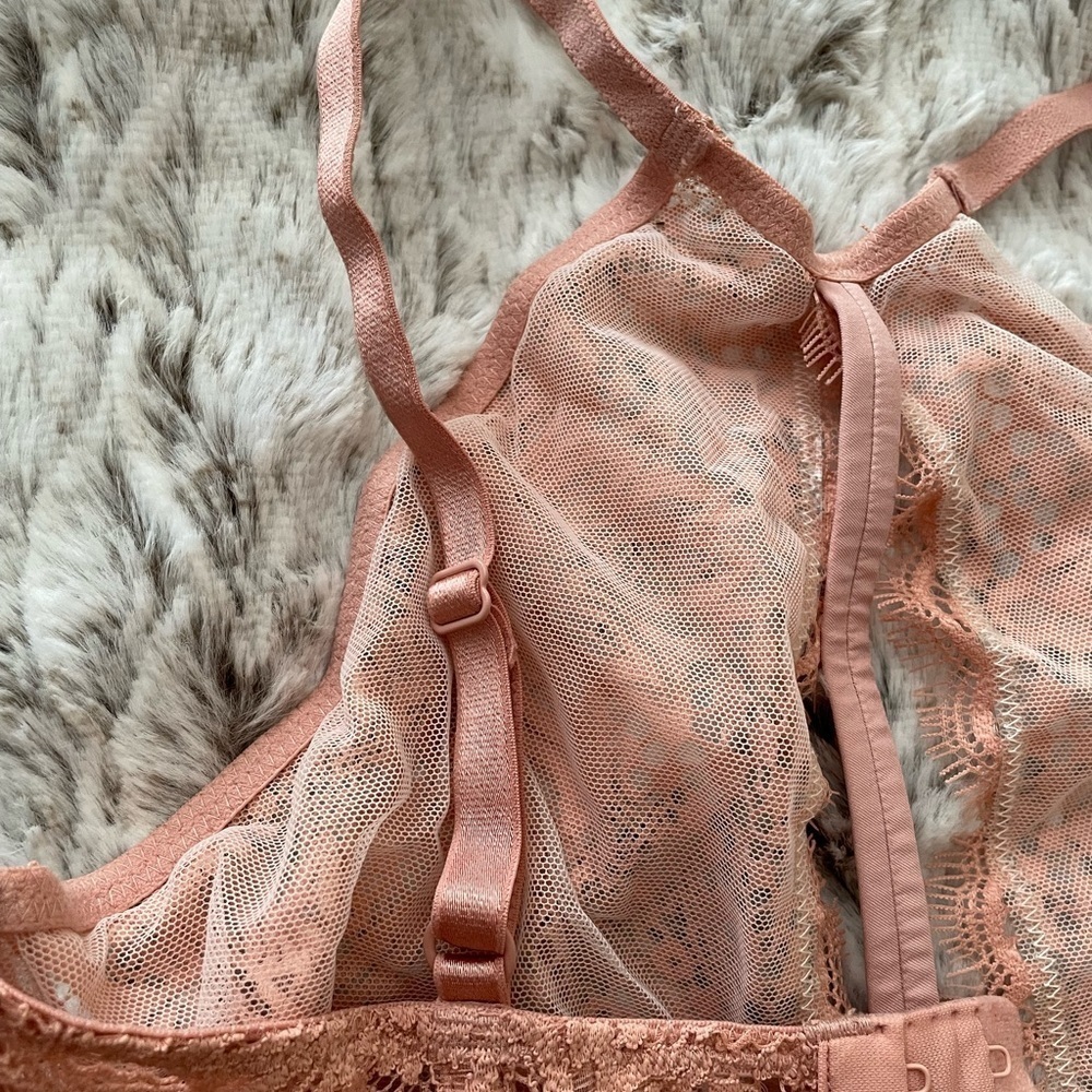 Victoria’s Secret Very Sexy Plunge Bra 34C Panty M NWT 🆕 Lingerie Set 🩷🩷 - Picture 8 of 16
